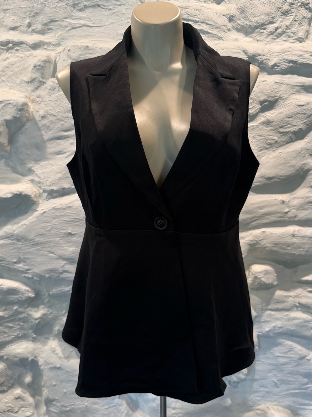BloomChic Black Sleeveless Tailored Blazer Vest